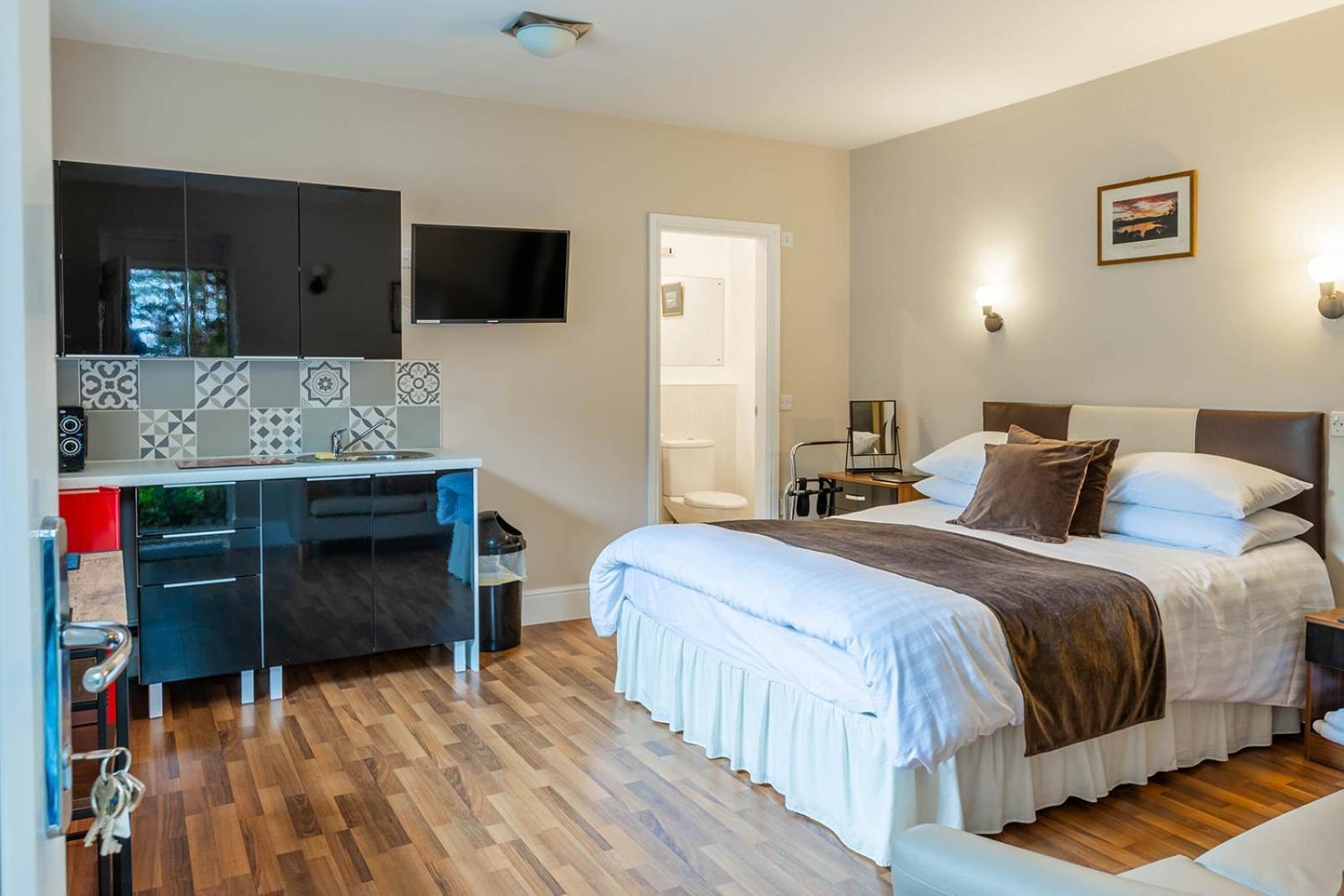 Windermere Studio Rooms - With Free Car Parking Onsite Exterior foto