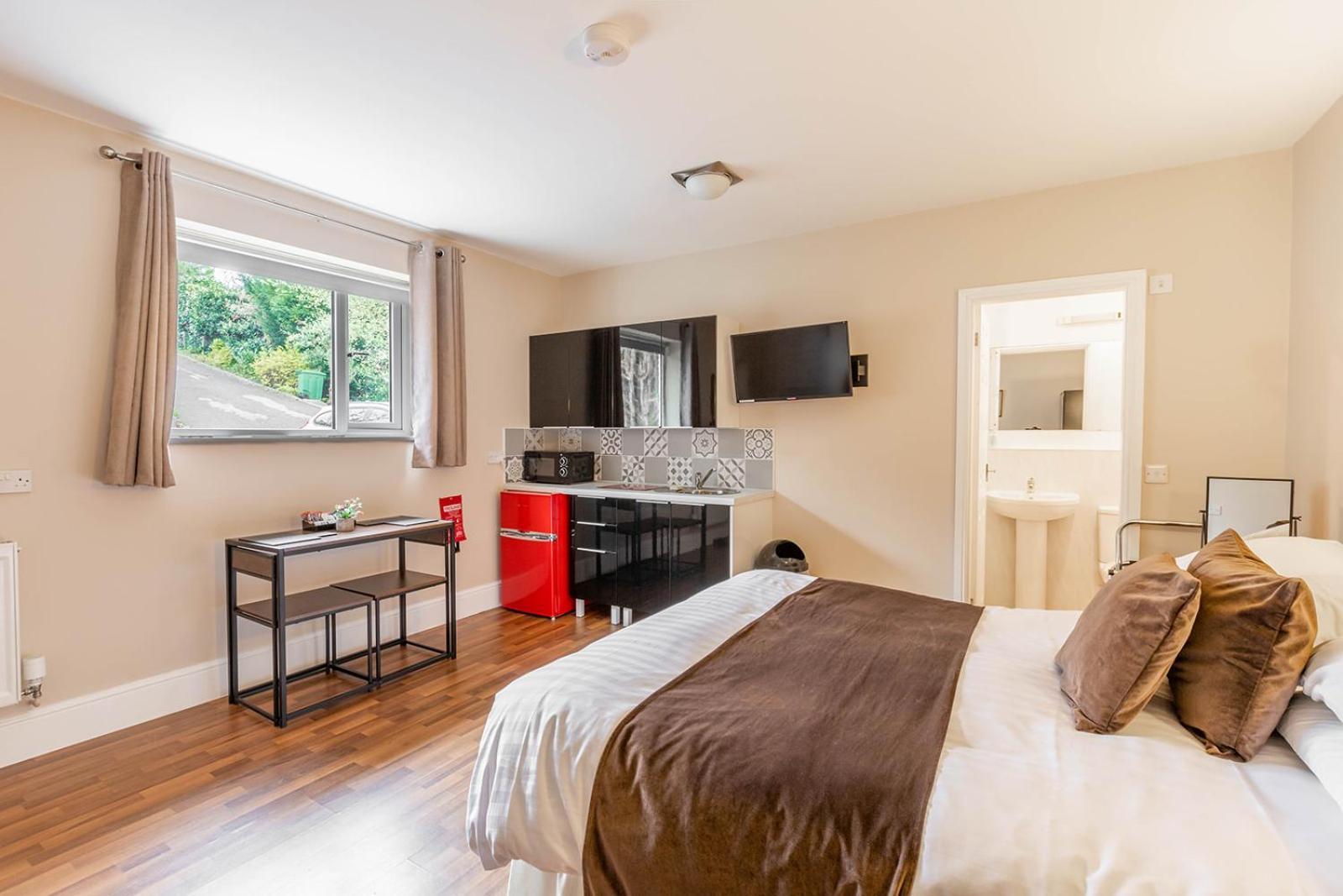 Windermere Studio Rooms - With Free Car Parking Onsite Exterior foto