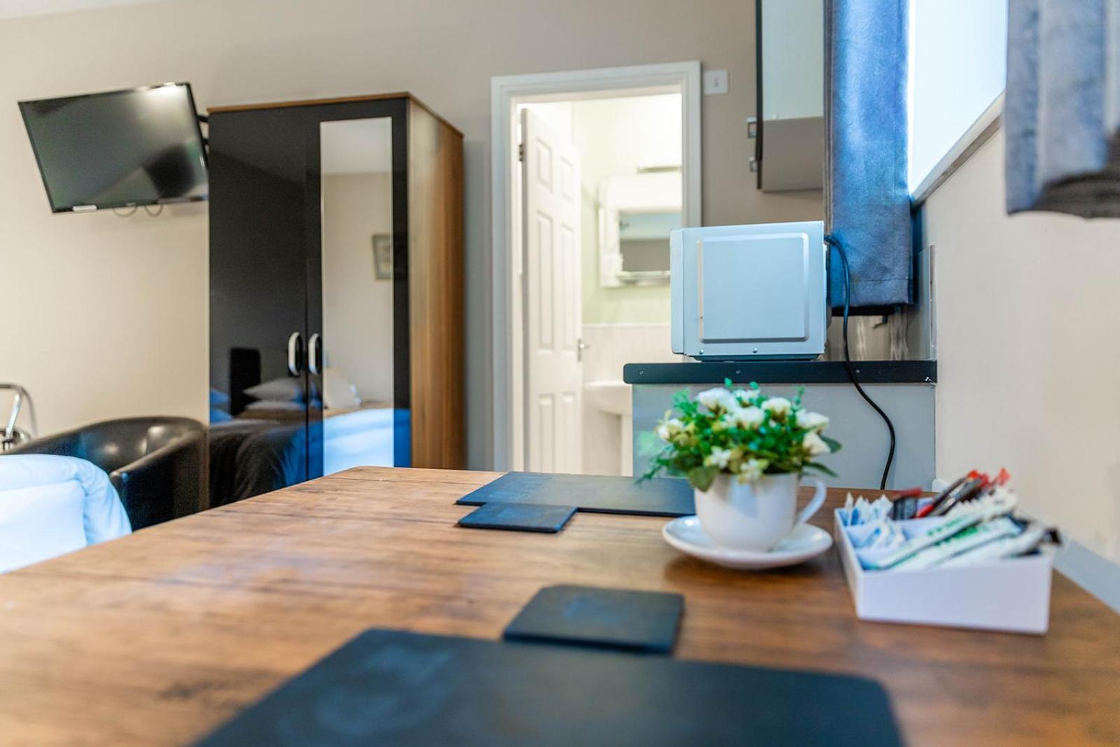 Windermere Studio Rooms - With Free Car Parking Onsite Exterior foto