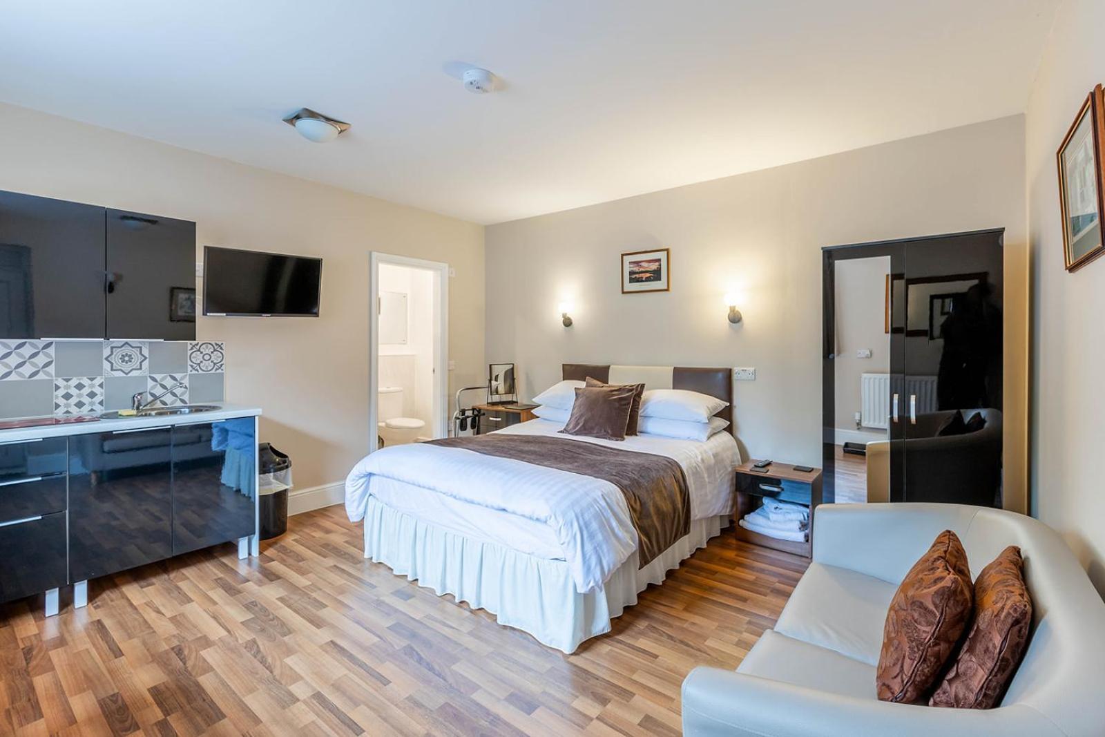 Windermere Studio Rooms - With Free Car Parking Onsite Exterior foto