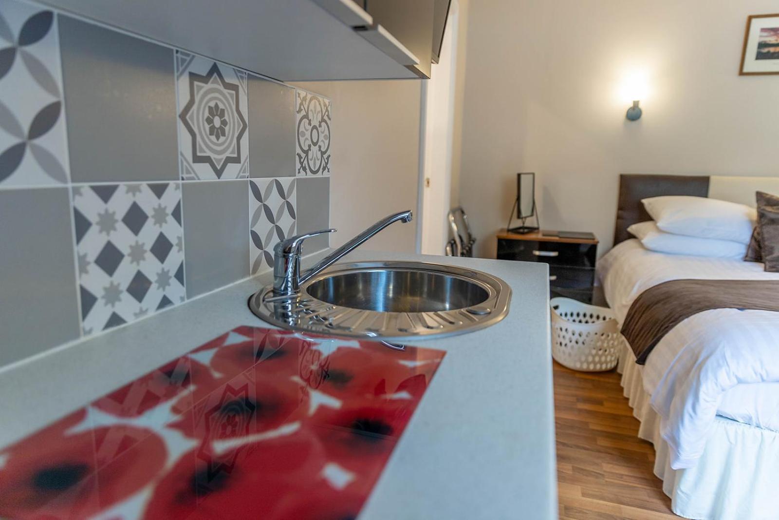 Windermere Studio Rooms - With Free Car Parking Onsite Exterior foto