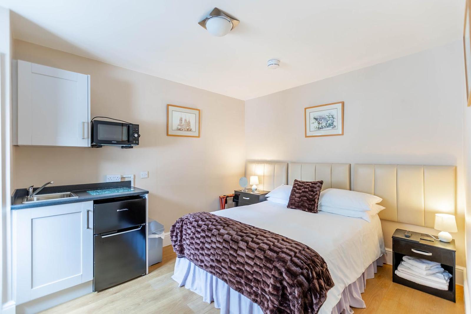 Windermere Studio Rooms - With Free Car Parking Onsite Exterior foto